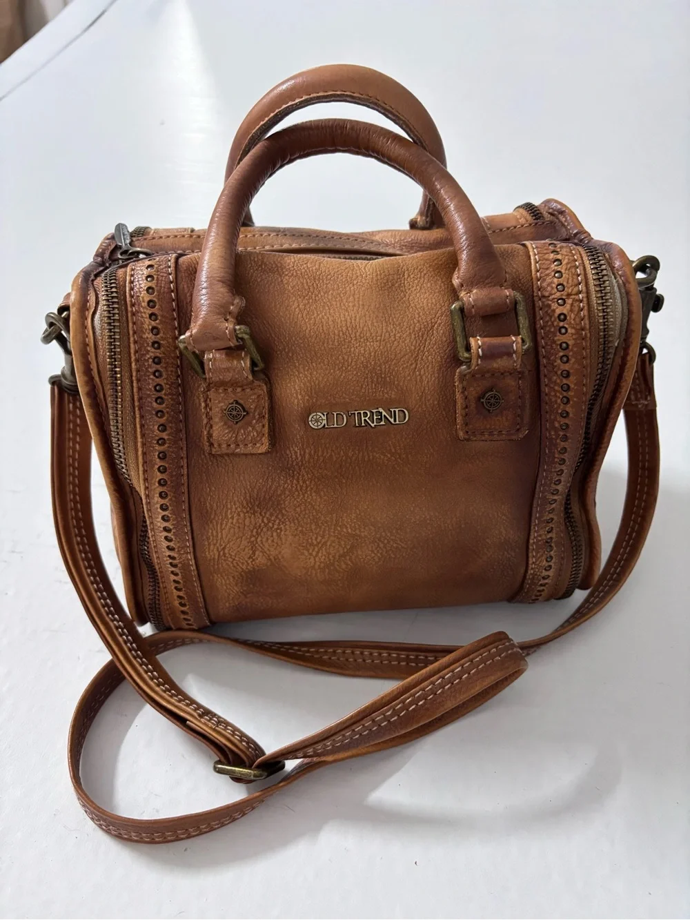 Old Trend Leather Satchel Bag Purse with Removable Strap Cognac Camel